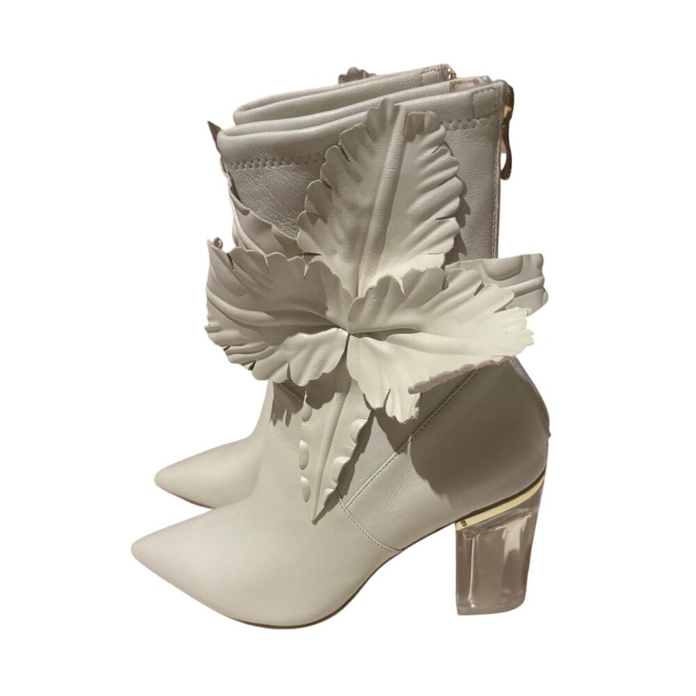 NWOT Anthropologie Cecilia Orchid Bloom White Boots Sz. 9